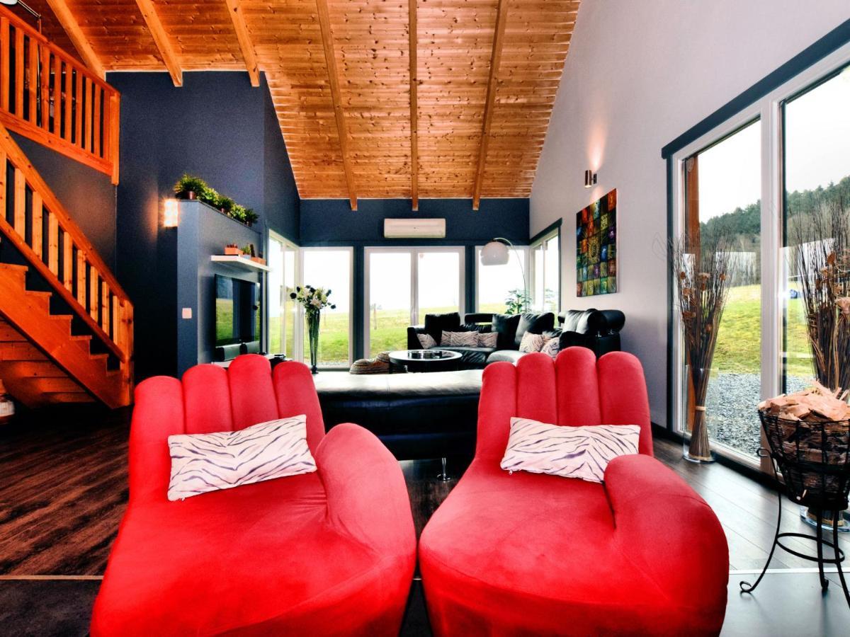 Beautiful Villa With Heated Outdoor Pool Manhay Zewnętrze zdjęcie