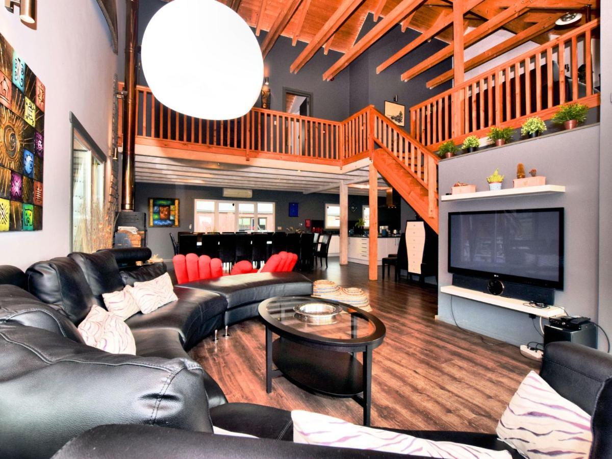 Beautiful Villa With Heated Outdoor Pool Manhay Zewnętrze zdjęcie