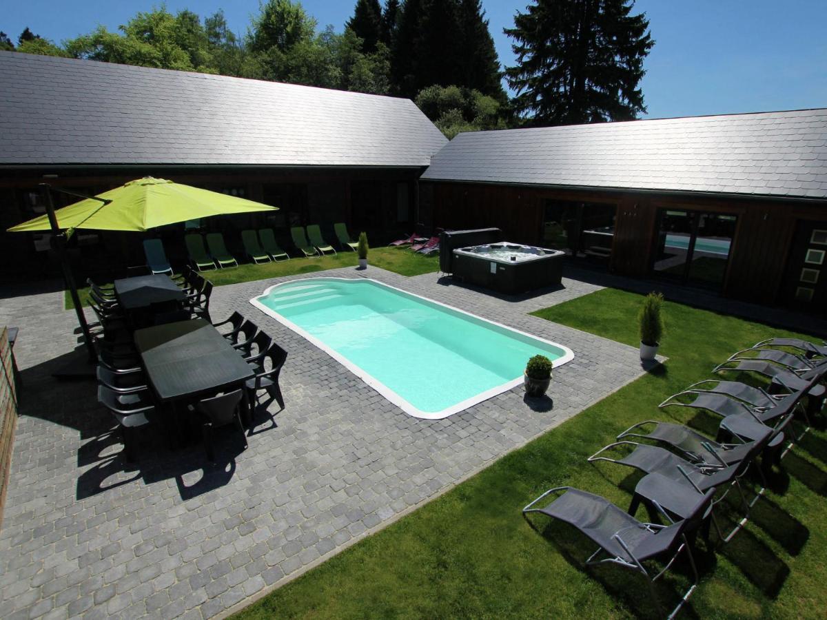 Beautiful Villa With Heated Outdoor Pool Manhay Zewnętrze zdjęcie