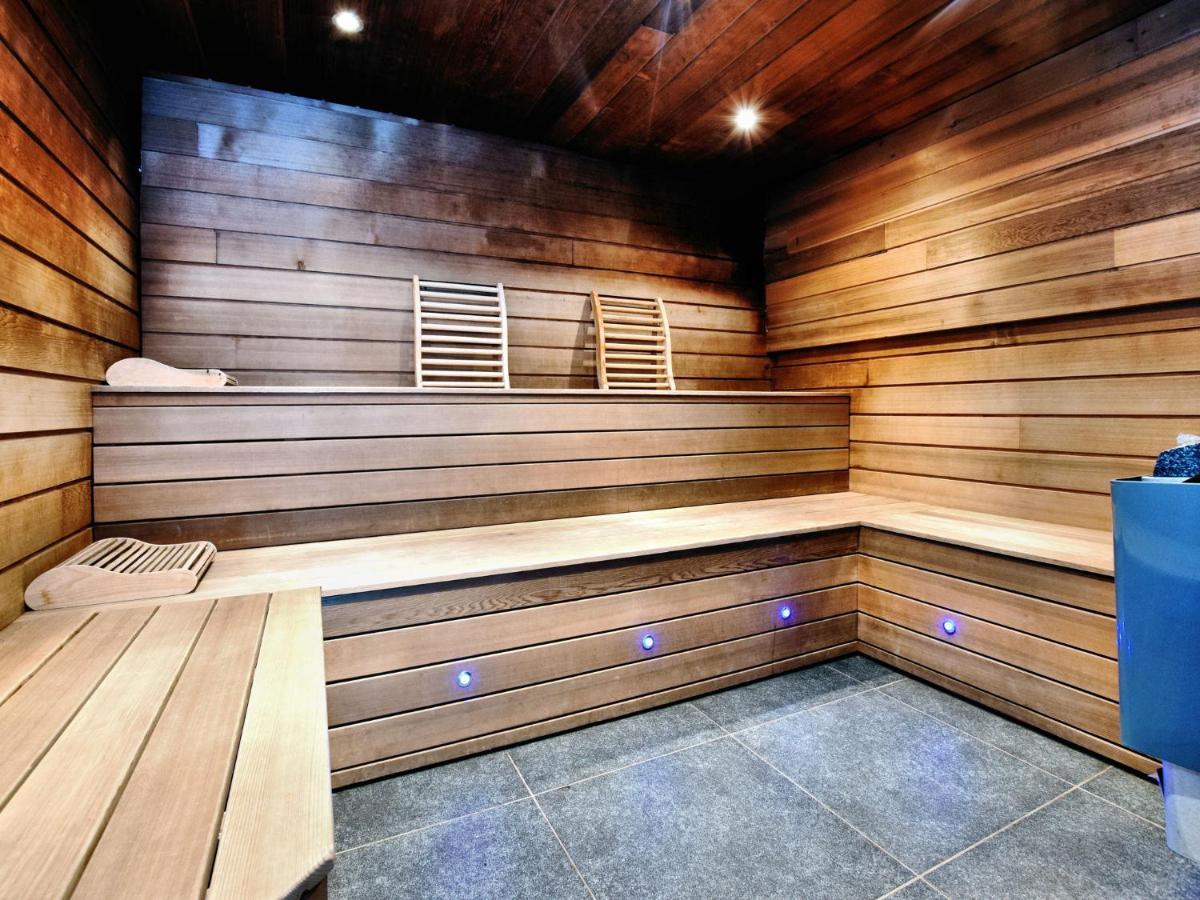 Beautiful Villa With Heated Outdoor Pool Manhay Zewnętrze zdjęcie