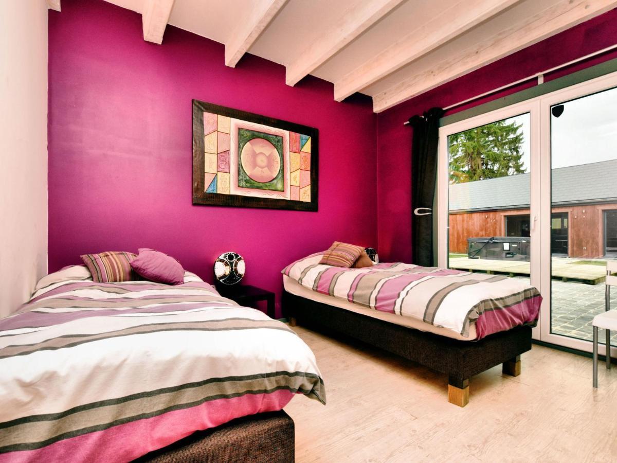 Beautiful Villa With Heated Outdoor Pool Manhay Zewnętrze zdjęcie